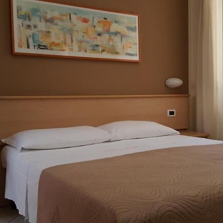 Hotel Astor ピサ エクステリア 写真