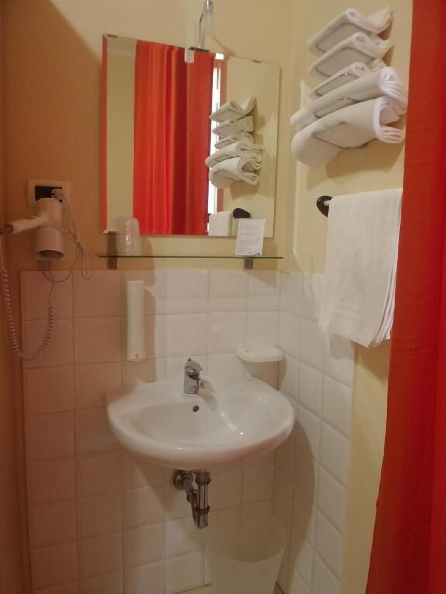 Hotel Astor ピサ エクステリア 写真