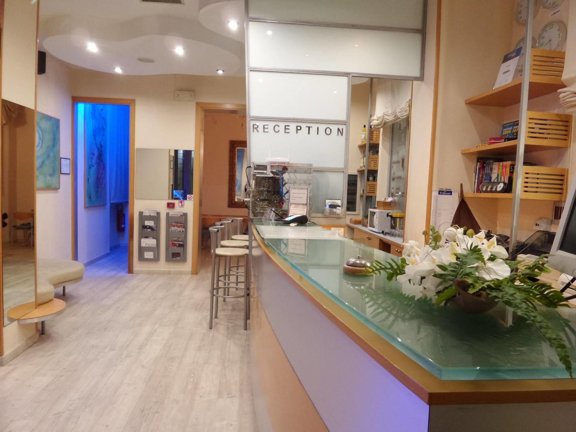Hotel Astor ピサ エクステリア 写真